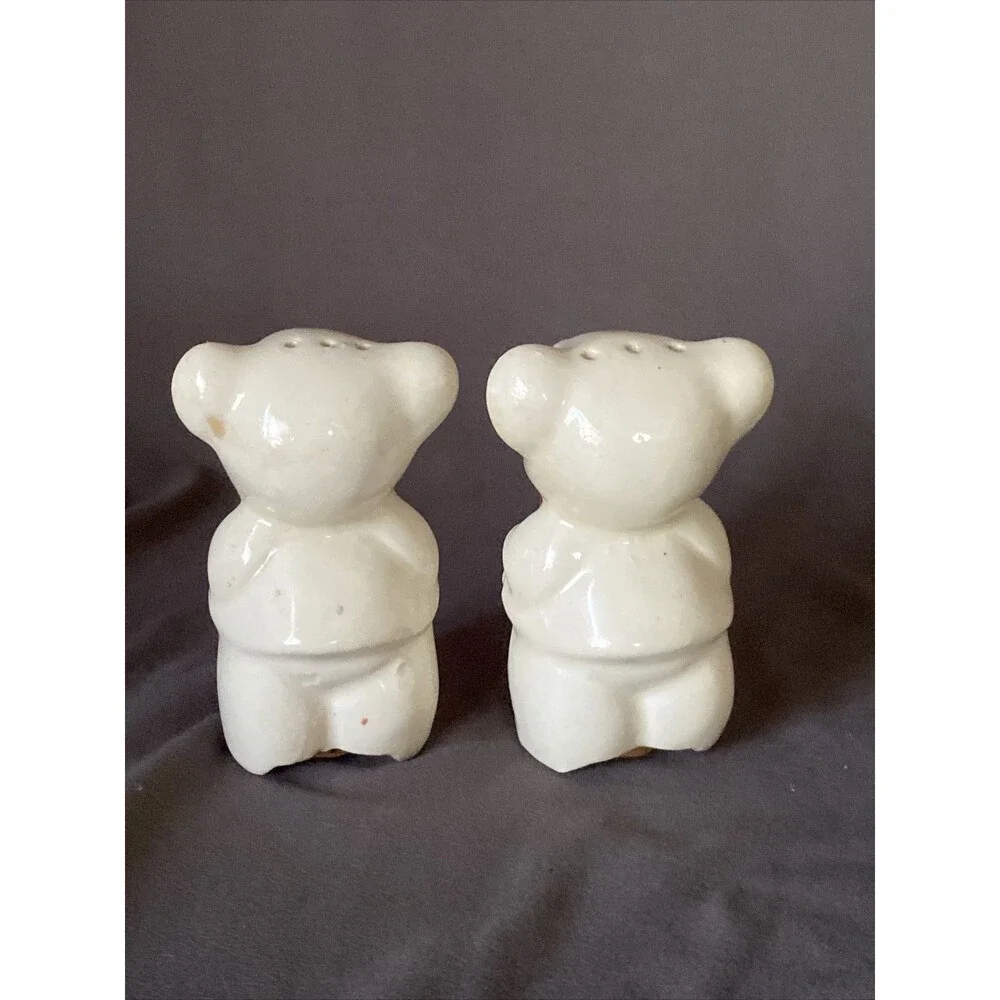 Vintage Salt & Pepper Shaker Set Anthropomorphic Bear Hand Painted 1946